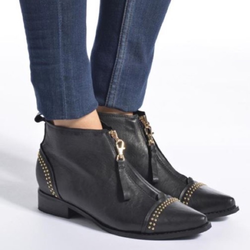 Shoe the bear “Anna studs” boot.